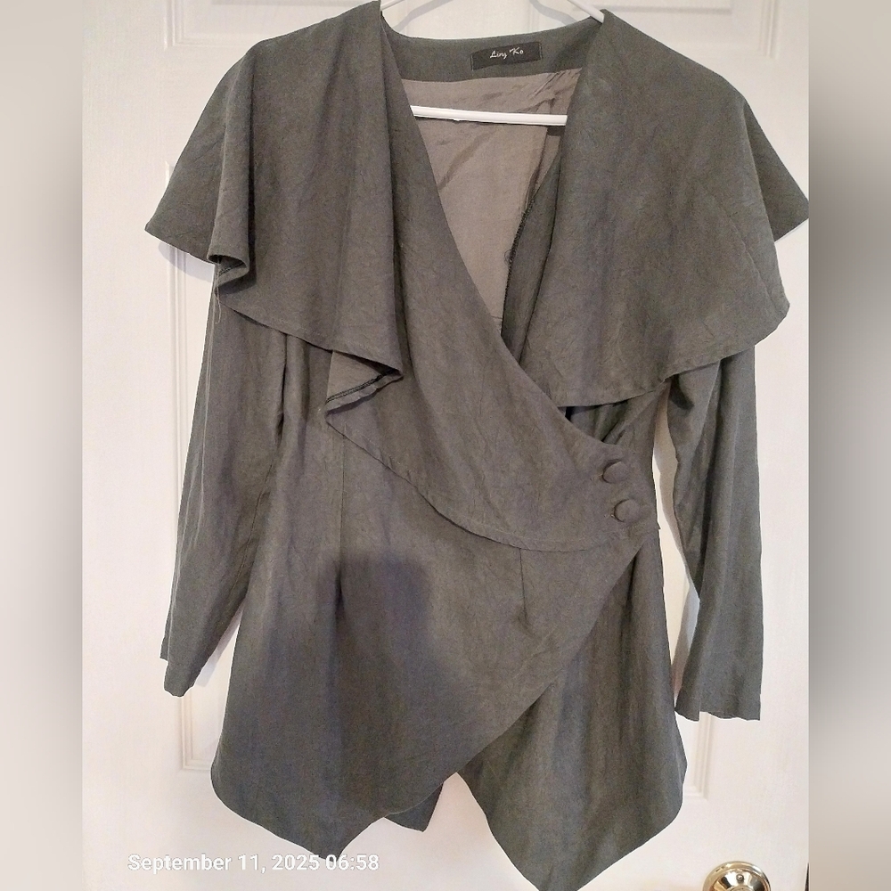 Virant Vintage Gray Top